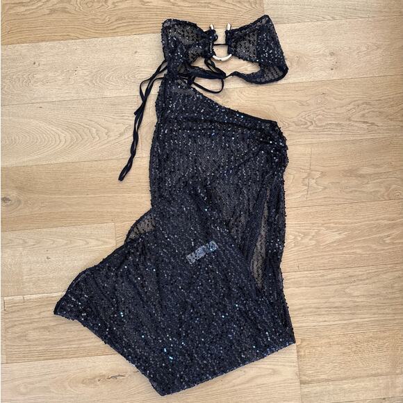 PrettyLittleThing - Sheer Sequin Mesh Cut Out Maxi Dress in Black - Picture 1 of 7
